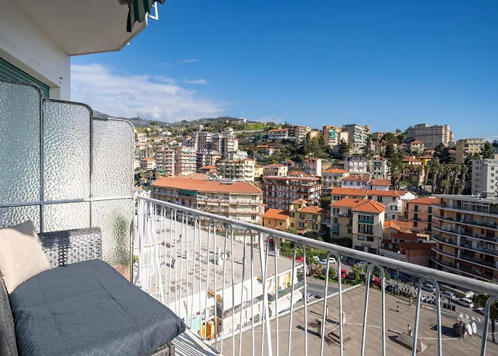 Sea View Retreat - Steps From Center Sanremo